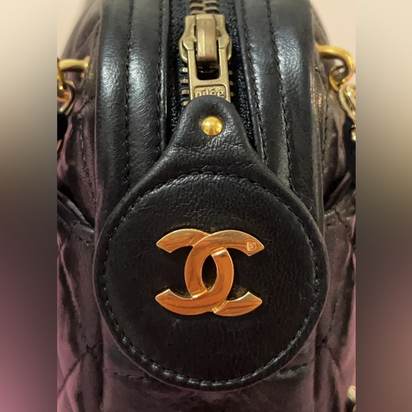 Chanel Vintage Quilted Camera Bag - Picture 9 of 16